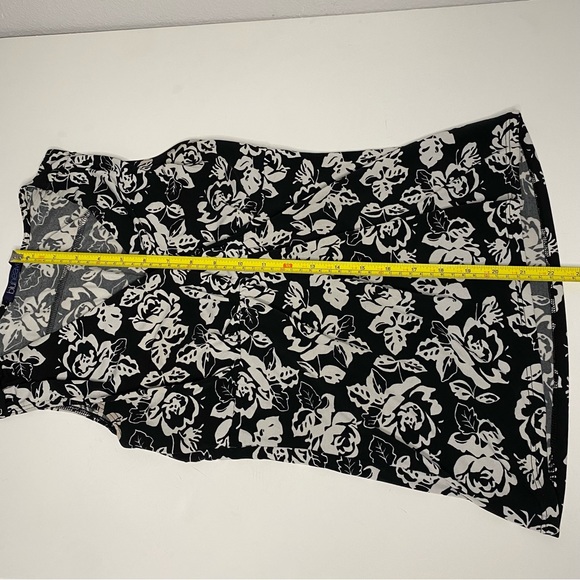 BluHeaven | Women’s Black and White Floral Top Size M - Picture 5 of 5